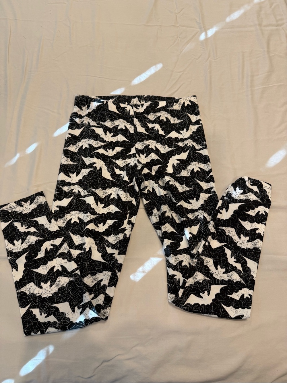 No Boundaries Black & White Bat Pattern Kids Leggings